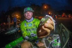 Abu Garcia Adrian Avenas Fantasista Premier / REVO4 Rocket RH Frog Casting Combo -Fishing Goods Store adrian avenas abu garcia fnpc73 7 revo4 rocket frog casting combo 00531.1651242878